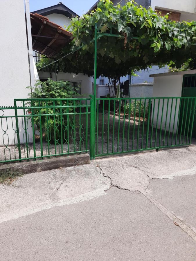 Apartmani Pulic Улцинь Экстерьер фото